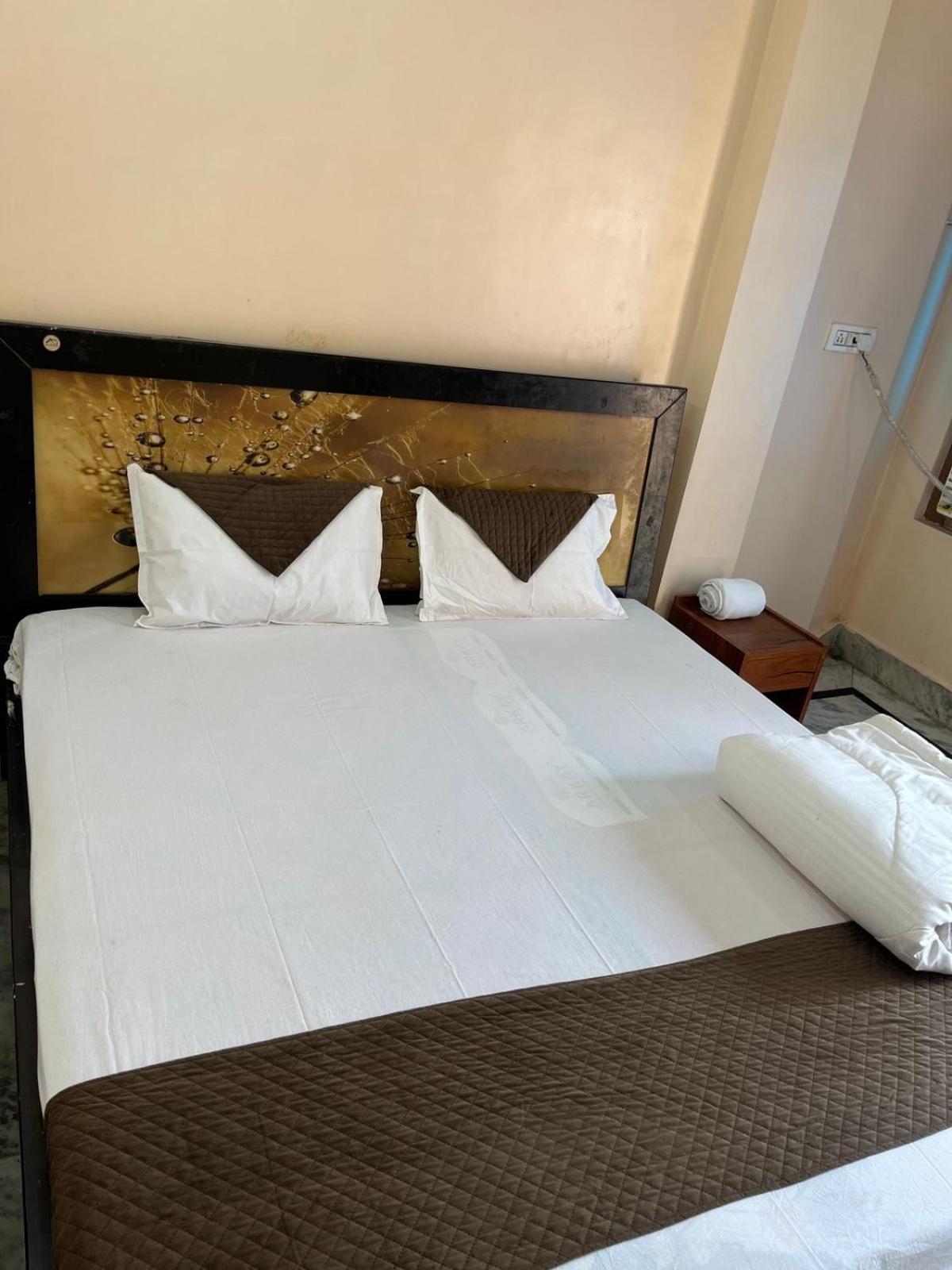 The Kashi Dham P Guest house